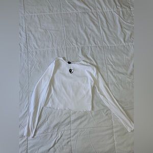 White ying yang heart long sleeve crop top